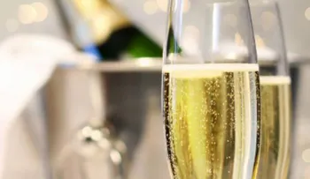 5 beneficios del champán que te interesa conocer