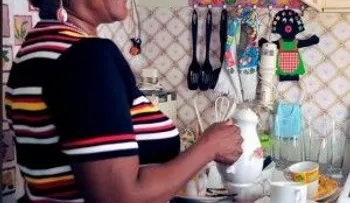 "Eso de firmar con la cruz y lo â??deoâ? se fue", dice mujer alfabetizada