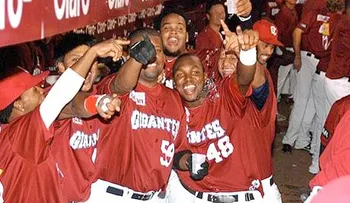 Licey hunde más en el sótano a los Toros