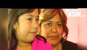 ¡25 años después! Mujer se reencuentra con sus padres