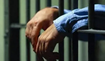Dos pandilleros latinos escapan de una cárcel de EEUU usando sábanas para descolgarse