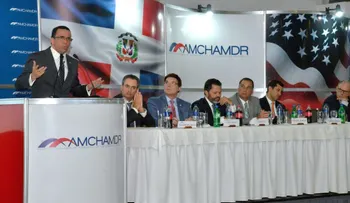 Navarro aboga por más apoyo del empresariado para impulsar la revolución educativa
