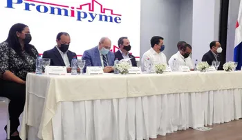 Promipyme entrega RD$ 14,375,000.00 en préstamos a buhoneros de Avenida Duarte