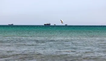 EE.UU. bombardea la popa de un buque comercial panameño en el golfo de Omán tras salir de un puerto iraní