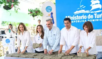 Presidente Luis Abinader da primer picazo para rehabilitación de las calles de la Ciudad Colonial con una inversión de unos RD 5,000 millones