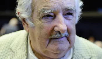 Mujica fue internado de urgencia por una espina en el esófago