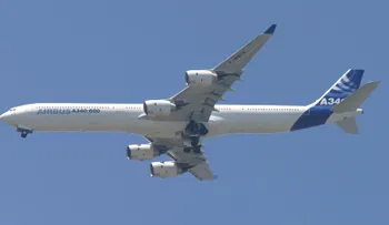 El Airbus A340-600 se despide de Lufthansa entre el fervor de los aficionados en Washington-Dulles