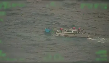 Armada mexicana rescata a dos pescadores que sobrevivieron cinco días a la deriva en una nevera
