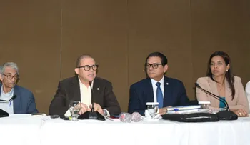 Comisión Bicameral escucha a ANDECLIP sobre modificación de Ley 87-01