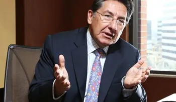 Renuncia el superministro del gobierno de Colombia 