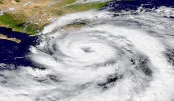 No te pierdas el temerario vuelo al centro del huracán Patricia, el más grande del que se tenga registro (VIDEO)