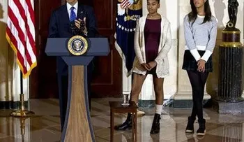 Renuncia asistente de un legislador tras criticar a las hijas de Obama 