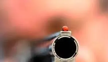 Hombre mata a su exmujer de un tiro en el cuello