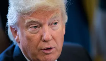 Trump ordena construir el muro y le da un empujón a las deportaciones