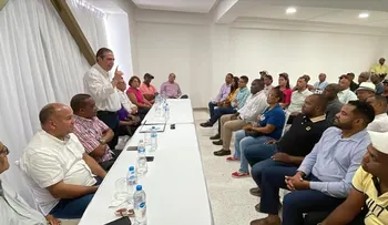 Francisco Javier denuncia quiebra de negocios y turismo en Samaná por abandono oficial