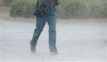 Al mediodía de este miércoles saca tu paragua por onda tropical 
