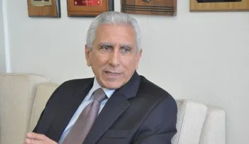Emmanuel Esquea Guerrero renuncia del PRD