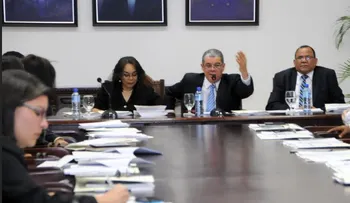 Amarante Baret y Equipo técnico verifican avances en actualización curricular