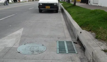 Obras Públicas sustituye 15 mil tapas alcantarillas y recolectores de agua