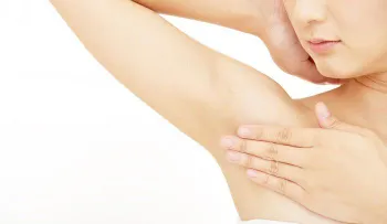 5 señales de advertencia de salud que te indican las axilas