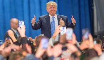 Encuesta CNN/ORC: Donald Trump solo, en la cima de la carrera por la candidatura republicana