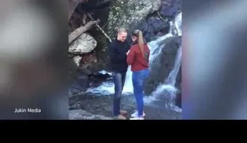 Una romántica propuesta de matrimonio termina en fracaso total