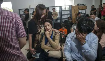 Indonesia apunta avión con162 a bordo cayó en el mar