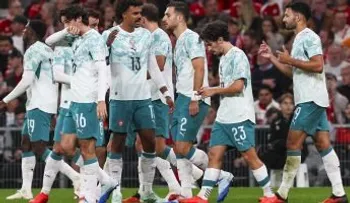 Portugal vence 4-2 a Dinamarca en Copenhague pese a la salida de Ronaldo