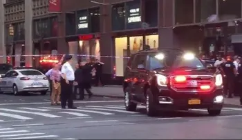 Policía de NY realiza un fuerte despliegue por un tiroteo en Manhattan