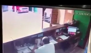 Brasil: un intento de homicidio fallido es captado por una cámara de seguridad