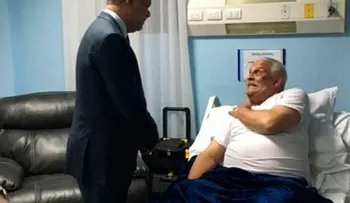 Leonel visita a Jaime David en el hospital Ramón de Lara