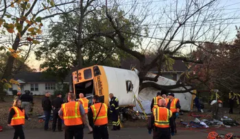 Accidente de bus escolar en Tennessee deja varios muertos
