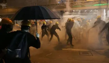 Al menos 49 detenidos y 16 heridos por manifestación prohibida en Hong Kong 