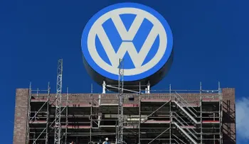 Trabajadores de Volkswagen logran aumento de salario y vacaciones