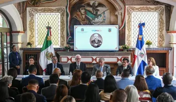RD dona a México busto del dominicano Antonio Delfín Madrigal, gestor del título "Benemérito de las Américas" para Juárez