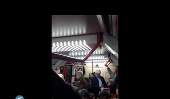Una conductora olvida apagar el altavoz y confiesa que le fue infiel a su esposo (VIDEO)
