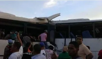 7 muertos y más de 10 en estado critico en Verón, tras choque de dos autobuses         