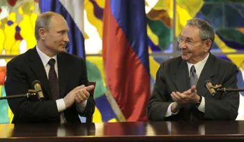 Raúl Castro pide a Putin que Rusia suministre petróleo a Cuba
