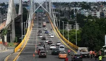 Obras Públicas anuncia firma contratista corregirá fallas en el puente Duarte