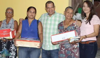 Aspirante alcalde Carlos Guzmán agradece a madres de SDN su respaldo 