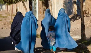 Una nueva ley en Afganistán permitiría a los hombres abusar de sus esposas