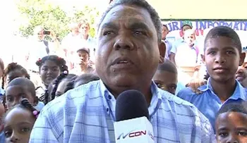 Denuncian estudiantes de tanda extendida no reciben alimentos