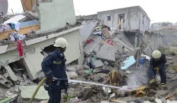 Descartan haya alguien atrapado en escombros por explosión en planta de gas