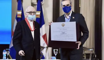 Abinader condecora al padre José Luis Sáez