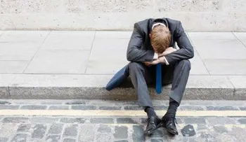7 formas estúpidas personas inteligentes sabotean su éxito
