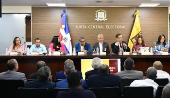 JCE presenta a delegados políticos áreas impactadas por proyecto de la nueva cédula