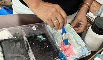Familias inmigrantes usan el arte para enfrentar el estrés por deportaciones