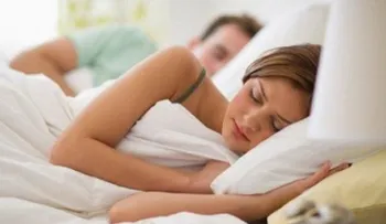 ¿Quieres dormir bien? ¡Cuidado con lo que cenas!