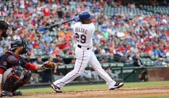 Adrián Beltré batea para el ciclo ante Houston