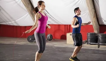 9 increíbles beneficios de Saltar cuerda 